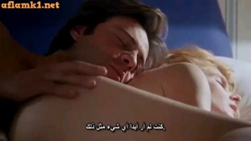 رجل خرجت زوجته السوق وينيك الخدامه او اشغاله