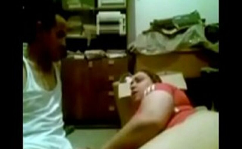 سكس أمهات مع أم مصرية مكنة تتناك مع عشيقها الشاب وتجلعه بجسمها و يفشخها ويرويها ويصورها فيديو إباحي مجاني