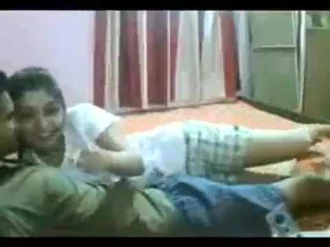 سكس اخ ينيك اخته الصغيرة